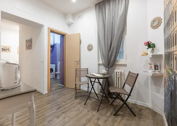 Cornelia House דירה